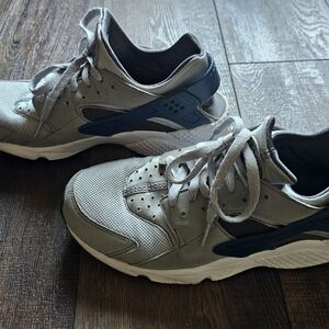 Men's Nike Air Hurache Wolf Grey Sz 10